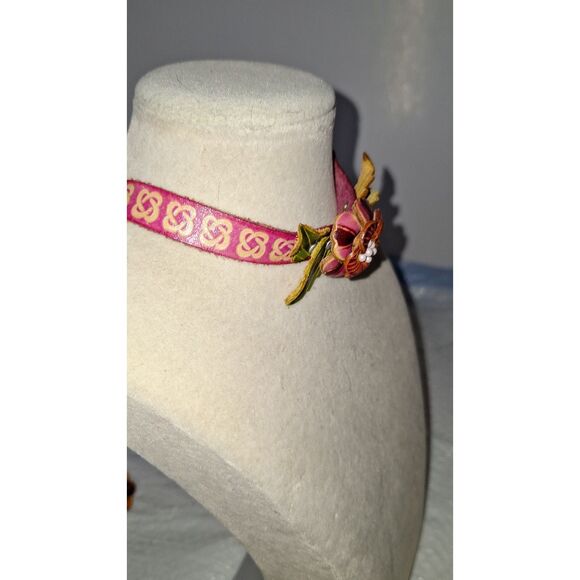 A Handcrafted Vintage Leather Women's Choker Necklace Floral Adjustable Hippie - Picture 7 of 8